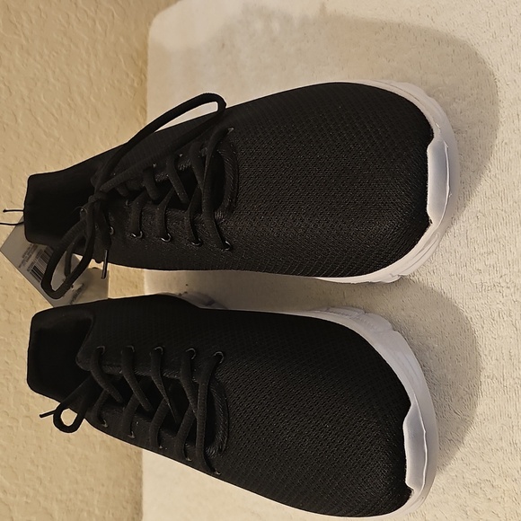 NEW Pro Player Men's Lace Up Athletic Shoe Size 12 Black/White - Picture 10 of 11